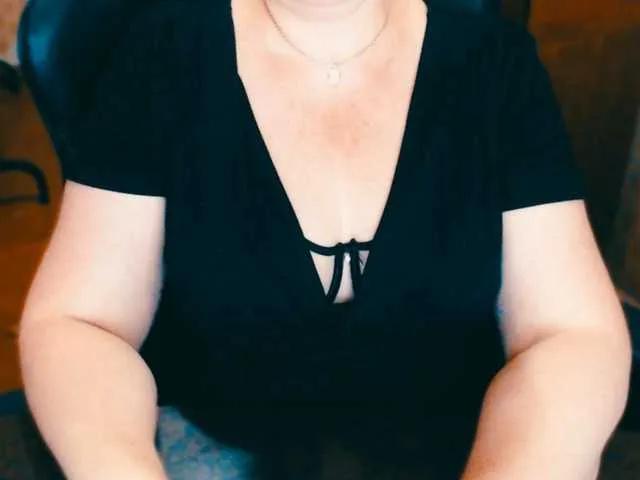 Alisa1917 on BongaCams