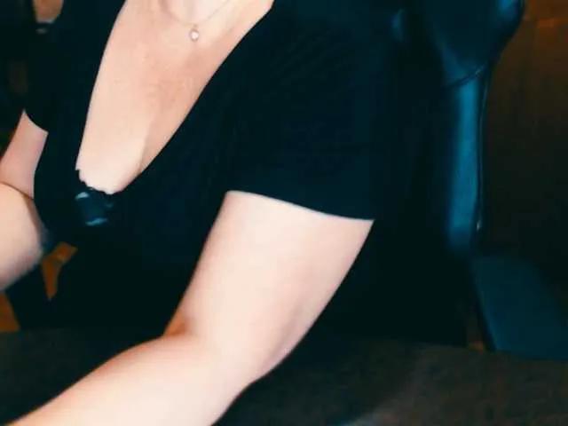 Alisa1917 on BongaCams