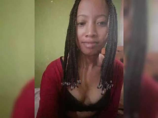 Lynda01 on BongaCams