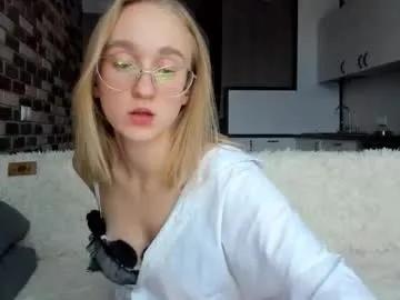 _ruby_kim — oil show   #lovense #new #skinny #c2c #young [193 tokens left]