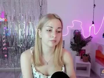 jessie_cuti — Hello! I want to drive u crazy:P #nonude #blonde #c2c #daddy #18 [838 tokens remaining]