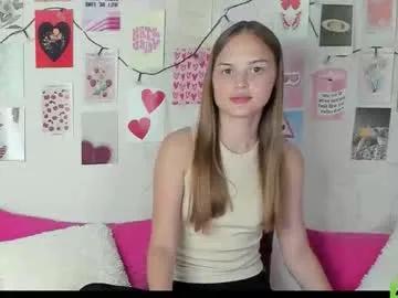 little_radiant_sun on Chaturbate 
