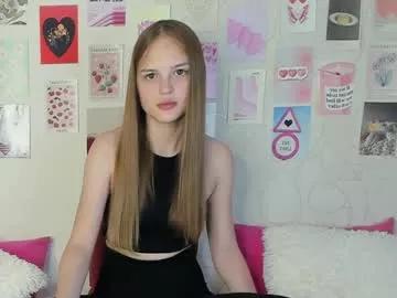 little_radiant_sun on Chaturbate 