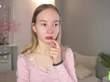 lynngroves on Chaturbate 