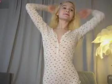 risingdawnn on Chaturbate