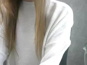 sara_whooops — Goal: Take off sweater! #teen #shy #18 #young #bigass [0 tokens remaining]