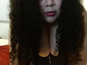 sarahbowiie on Chaturbate 