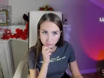 sophie_rocks — take off T-shirt [104 tokens left] smoke CIGARETTES  ! (NO VAPE!!)  #deepthroat #smoke #young #feet #daddy