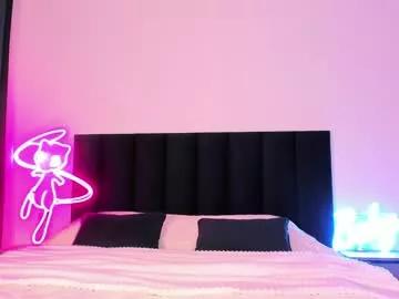 wowlovie666 on Chaturbate 