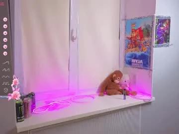 yung_leana — GOAL: airkiss [9 tokens remaining] hello my second day here! welcom to my room  #asian #smalltits #skinny #teen #new