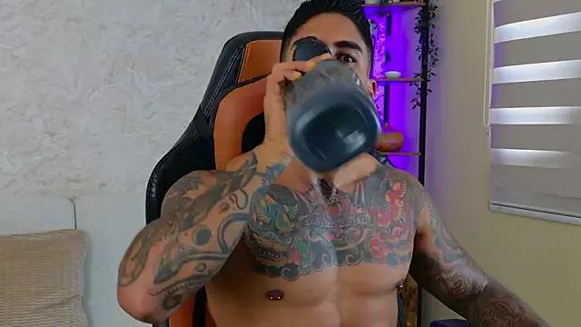 AdanReilly on StripChat 