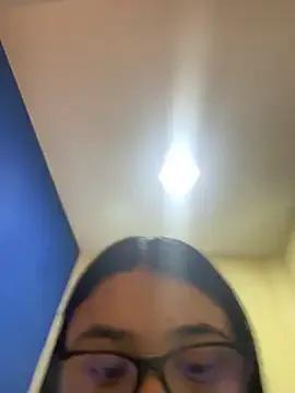 alissonfernandez_ — I undress in front of nana 