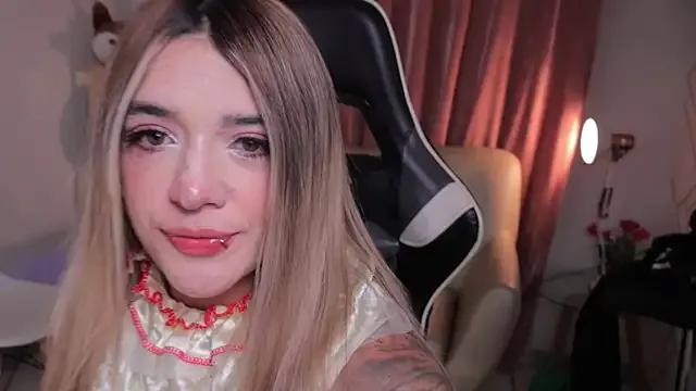 ashleyvalirya on StripChat