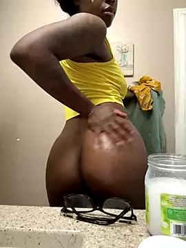 bambinokitt3n on StripChat 