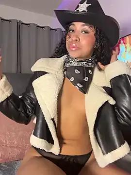 bella__honey on StripChat 