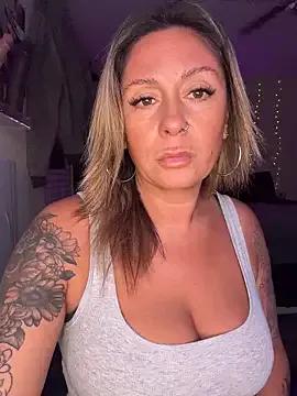 bossyroxy84 on StripChat 