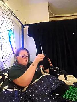 Bunny_Cummings — Tits out < toy control 2 min