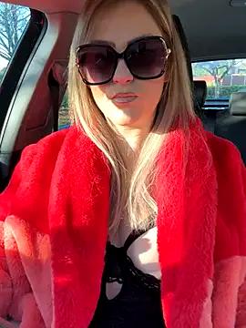 Charleigh_xx — Fuck fuck gag on dildo