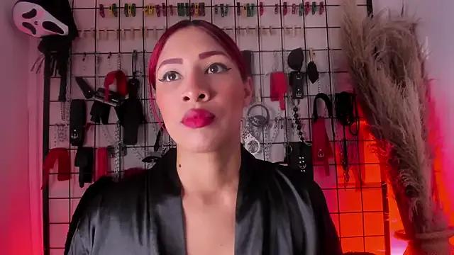 charrlotte_quinn on StripChat