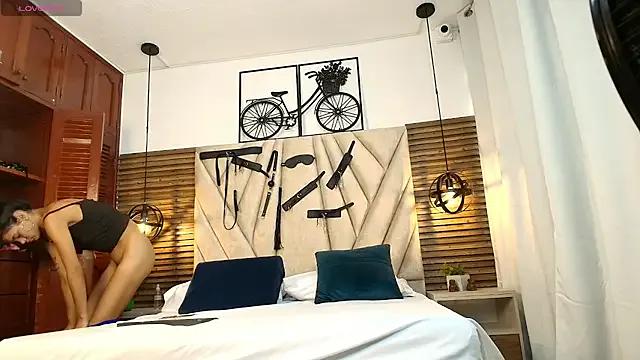 Cinthiabaker on StripChat