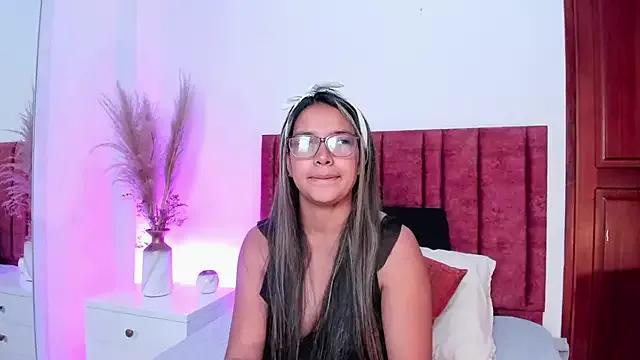 EllieFontanes on StripChat 