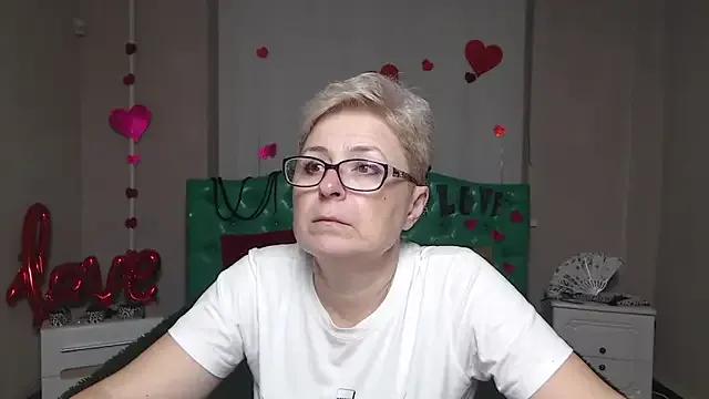 EmiliaGree — Give a vibration, get a reaction