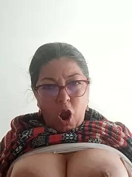 emma_tour on StripChat