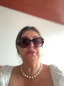 emma_tour on StripChat