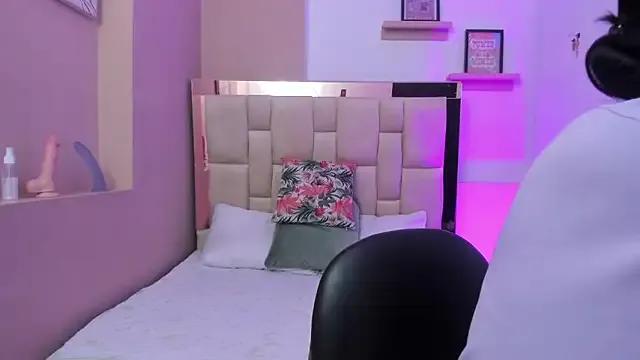 Eviiece — start rubbing my clit  