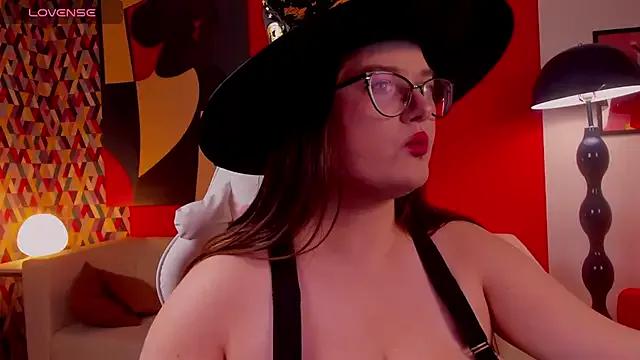 HelenDanvers on StripChat 