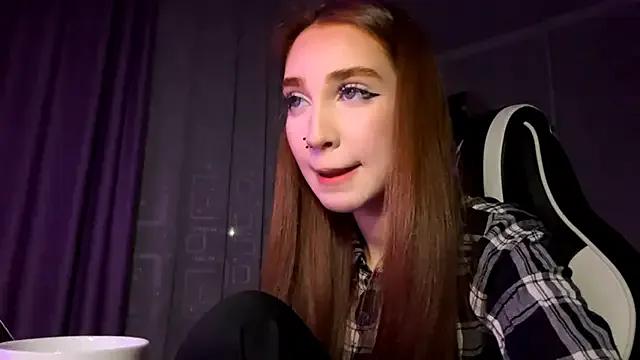 HollyPaw on StripChat 