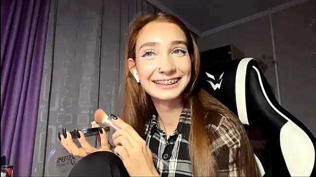 HollyPaw on StripChat 