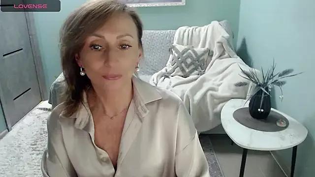HornyMilf_777 — Slap my ass!