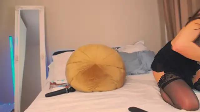 InsideMia — make me scream