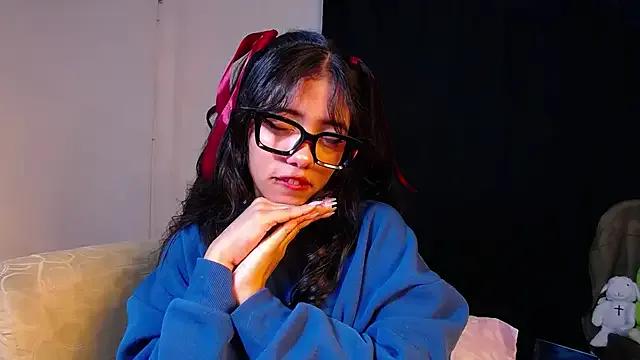 Isis_Valen on StripChat 