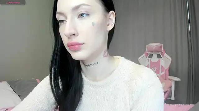 JenniferQueen11 — I tear my new tights and control lush
