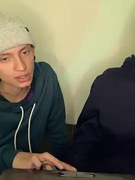 Karma_And_Sex — Flash tits 