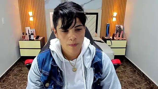 KAROLLJONES1 on StripChat