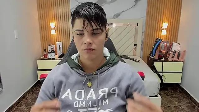 KAROLLJONES1 on StripChat