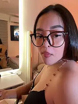 kenndall_21 on StripChat 