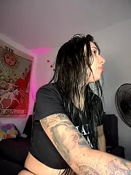 kiaraglam2 on StripChat