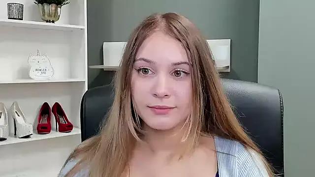 kitty_valeria — Tell me what do you desire <3