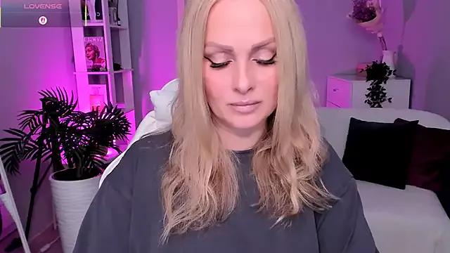 Libby_Nora on StripChat 