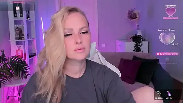 Libby_Nora on StripChat 