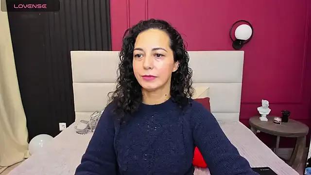 Linda_Insatiable — spank ass 5 times