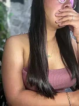 Liulee2 on StripChat 