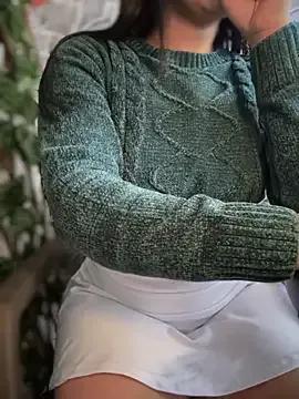 Liulee2 on StripChat 