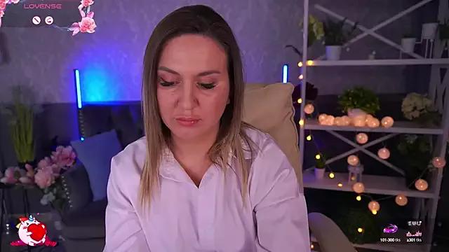 LovelyMollyy on StripChat