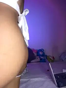 Maddy_w on StripChat 