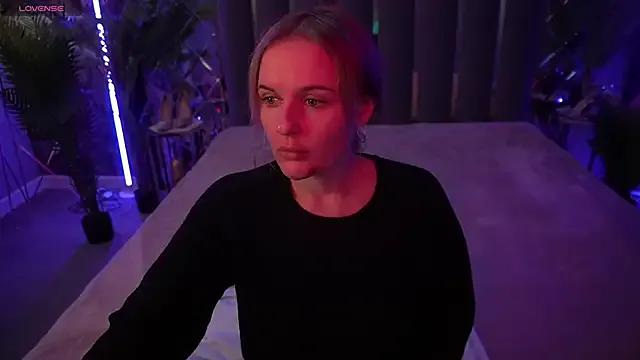 MaribelRiverr_ — take off jeans